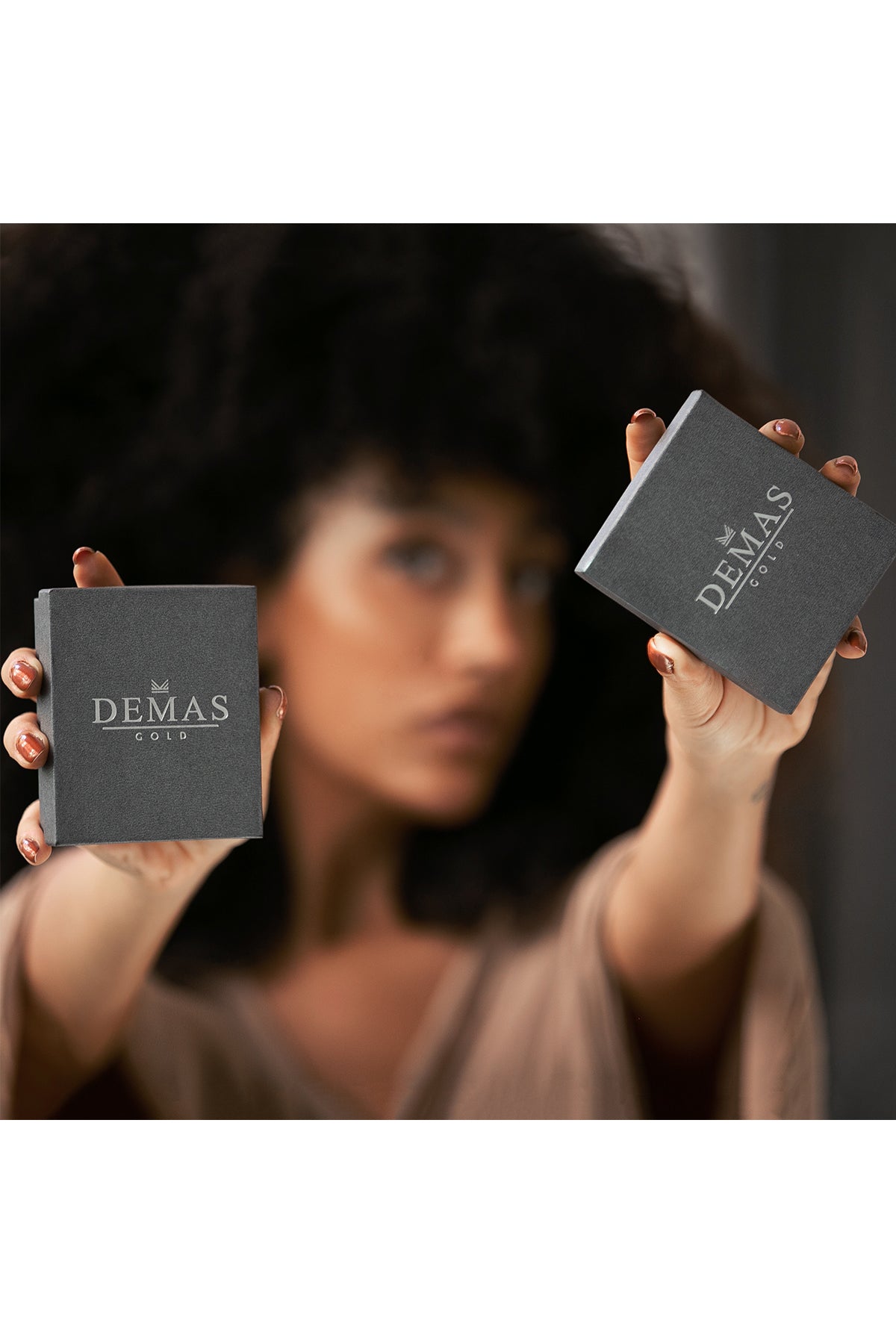 Pırlantalı 14 Ayar Altın Kalemli Yunus Kolye