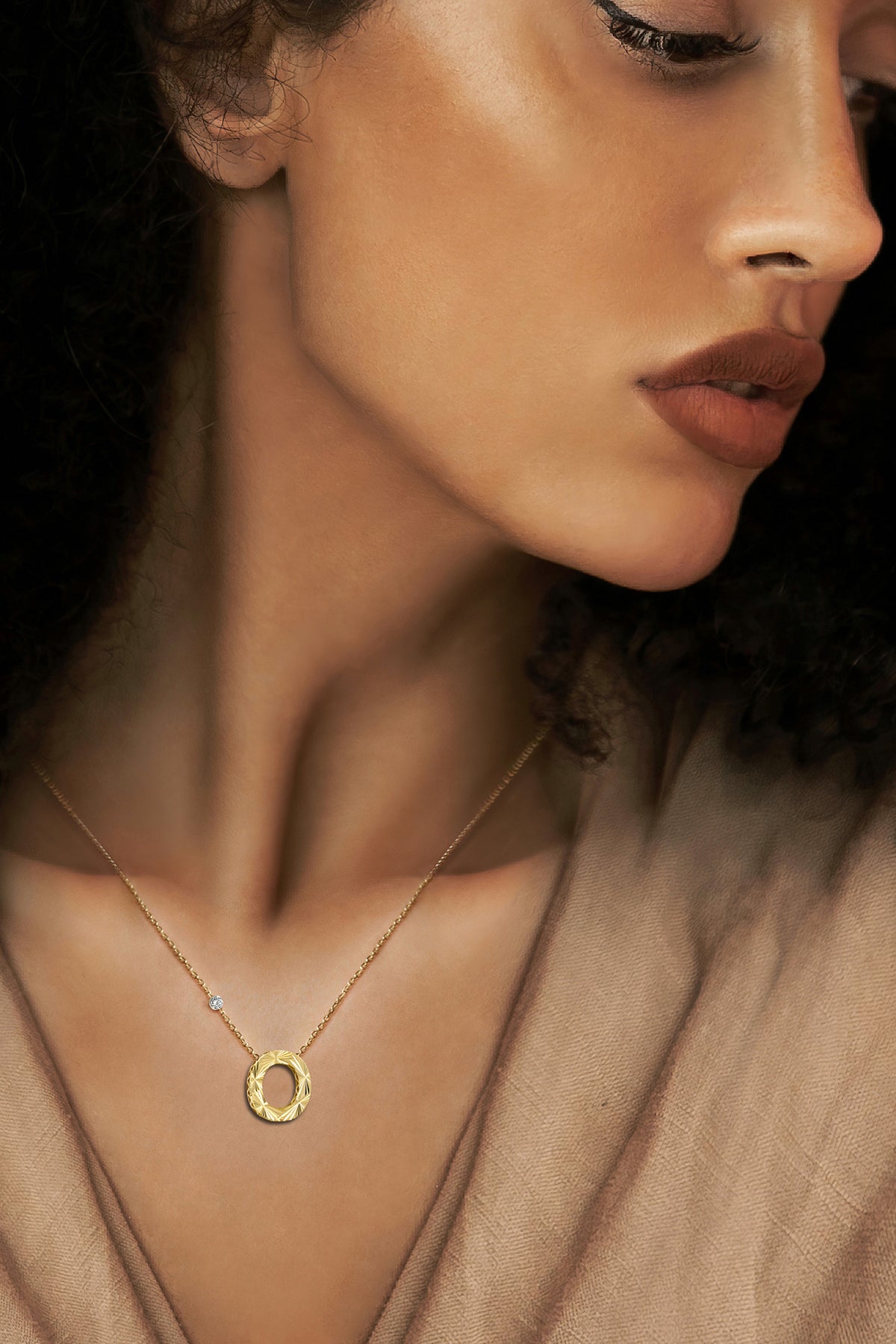 Pırlanta 14 Ayar Altın Kalemli O Harfi Kolye