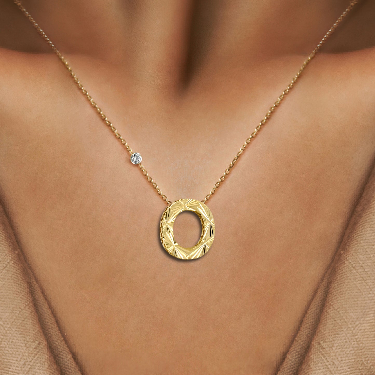 Pırlanta 14 Ayar Altın Kalemli O Harfi Kolye