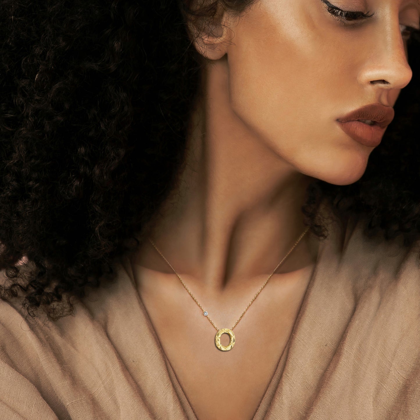 Pırlanta 14 Ayar Altın Kalemli O Harfi Kolye